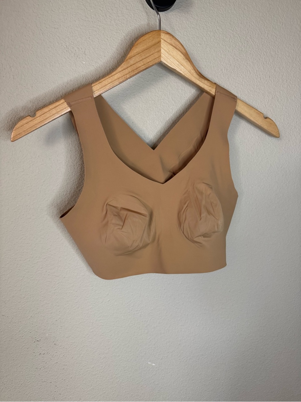 Evelyn & Bobbie Defy Bra Nude Seamless Wireless Size Small